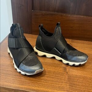 Sorel kinetic impact black size 7